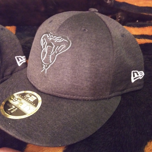 Caps - Picture 5 of 8